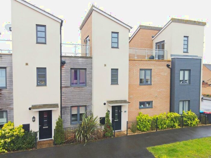 2 Bedroom Semi-Detached House To Rent In Selkirk Drive, Oakridge Park, Milton Keynes, MK14