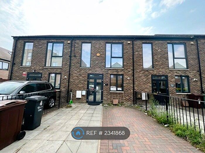 3 Bedroom Terraced House To Rent In Gallipoli Place, Dagenham, RM9