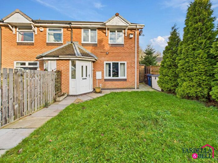 3 Bedroom Semi Detached House For Sale In High Close, Burnley, BB12