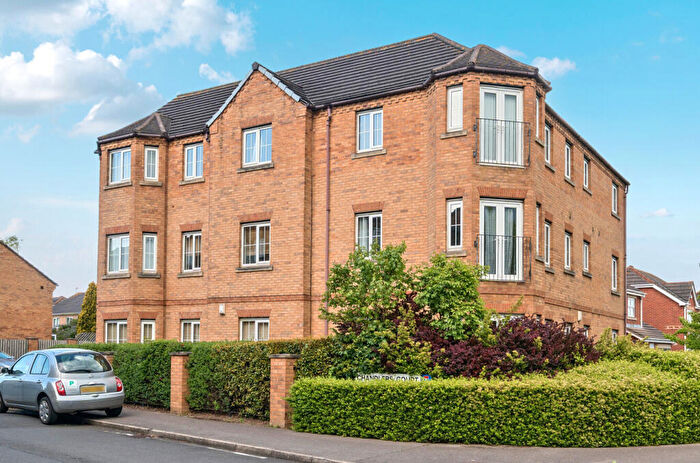 2 Bedroom Flat For Sale In Chandlers Court, Hull, HU9