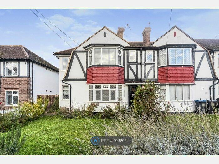 2 Bedroom Maisonette To Rent In Tudor Drive, Morden, SM4