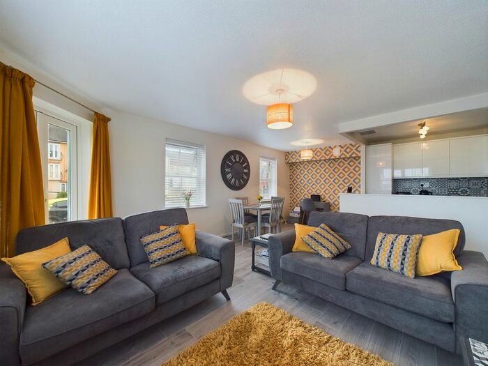 2 Bedroom Flat To Rent In Plimsoll Way, Victoria Dock, HU9