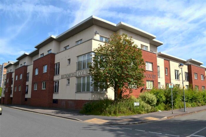 3 Bedroom Flat To Rent In Richmond Court, North George Street, Salford, Manchester, M3