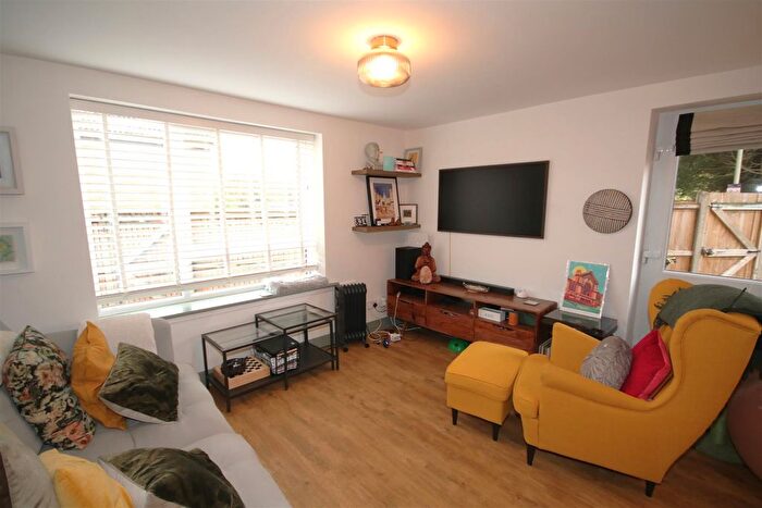 2 Bedroom Property To Rent In Field Avenue, Canterbury, CT1