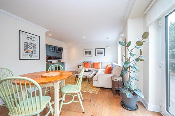 2 Bedroom Apartment For Sale In Warwick Road, Stratford-Upon-Avon, CV37