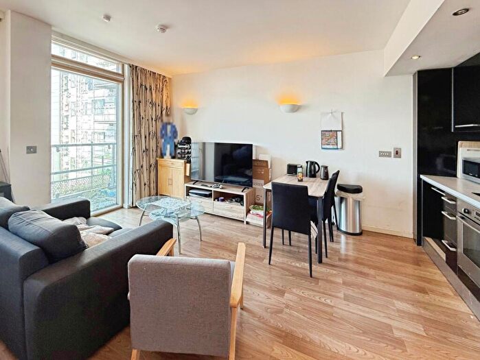 2 Bedroom Flat To Rent In West Point, Wellington Street, Leeds, West Yorkshire, LS1