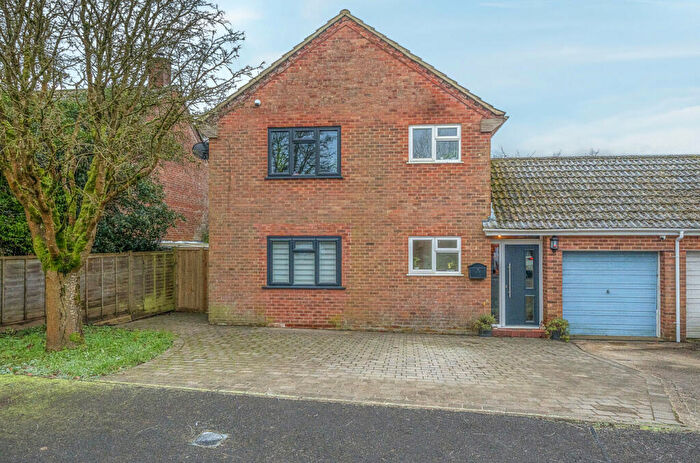 3 Bedroom Link Detached House For Sale In The Triangle, Whiteparish, Salisbury, Wiltshire, SP5
