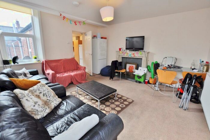 6 Bedroom Flat To Rent In Hazelwood Avenue, Jesmond, Newcastle Upon Tyne, NE2