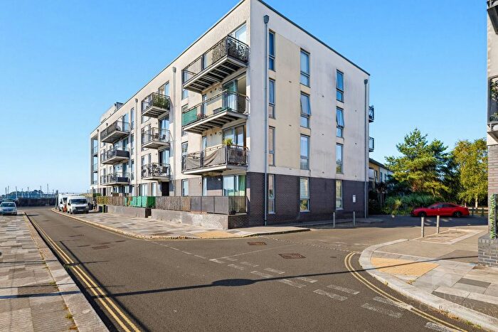 2 Bedroom Flat For Sale In Brittany Street, Millbay, Plymouth, PL1