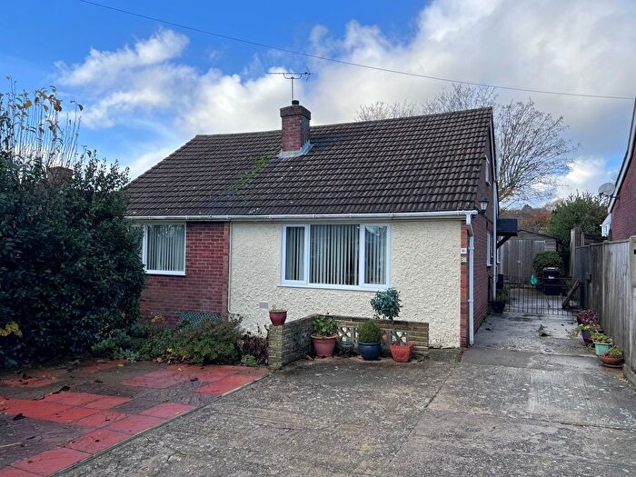 3 Bedroom Bungalow For Sale In Hollybank Road, Hythe, SO45