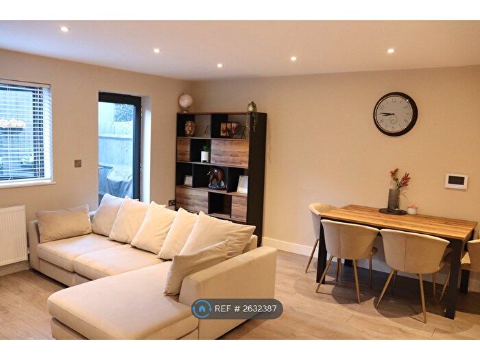 2 Bedroom Flat To Rent In Isabel House, South Croydon, CR2