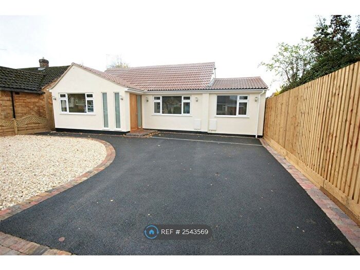 3 Bedroom Bungalow To Rent In Arden Road, Kenilworth, CV8