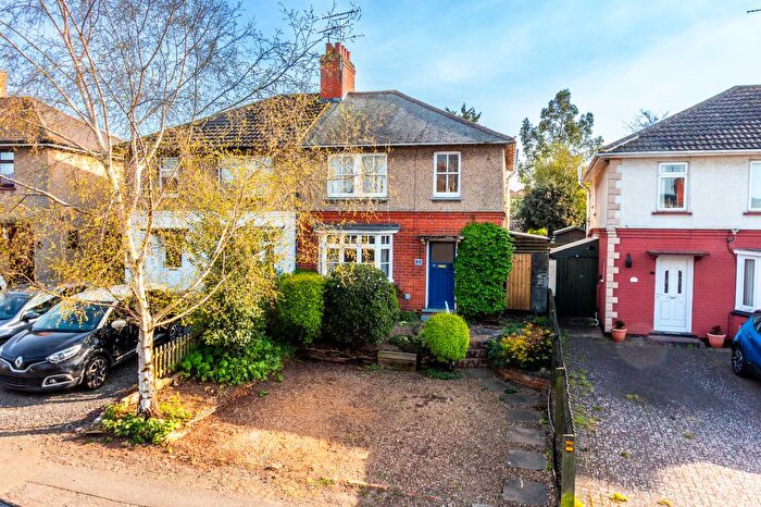 3 Bedroom Semi Detached House For Sale In Tennyson Road, Rushden, NN10