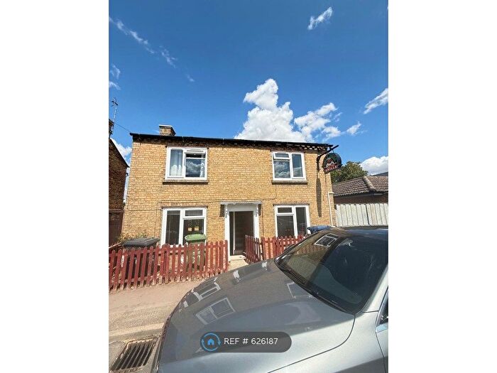 3 Bedroom Detached House To Rent In Berrycroft, Cambridge, CB24
