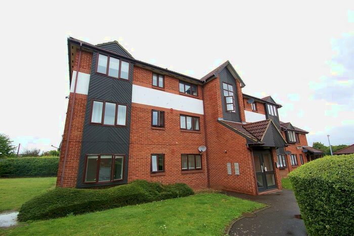 1 Bedroom Apartment To Rent In Brimfield Road, Purfleet, RM19