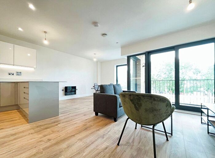 1 Bedroom Flat To Rent In Victoria Road, Pyramid House, TN23