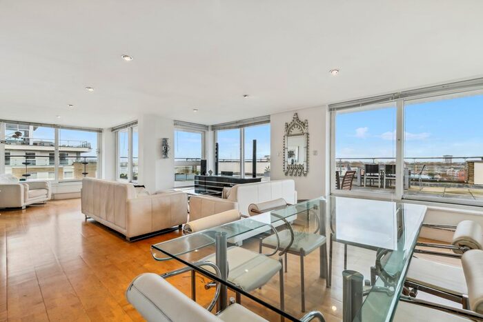 3 Bedroom Flat To Rent In Dolphin House, Smugglers Way, SW18