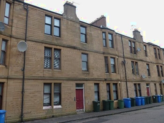 2 Bedroom Flat To Rent In Firs Street, Falkirk, FK2