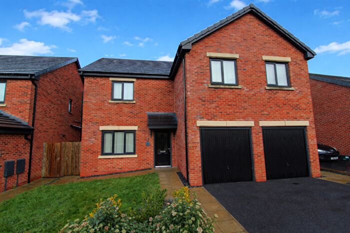 5 Bedroom Detached House For Sale In Dunnock Court, Leyland, Lancashire, PR25