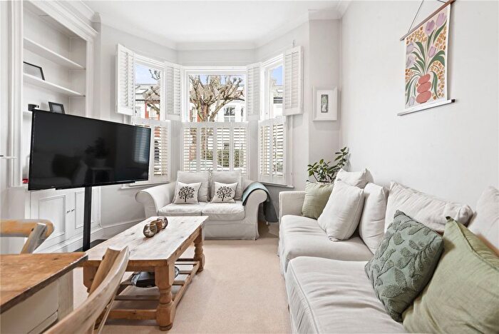 2 Bedroom Flat For Sale In Acris Street, London, SW18