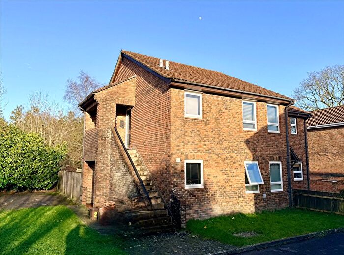 1 Bedroom Flat For Sale In Bankhill Drive, Lymington, Hampshire, SO41