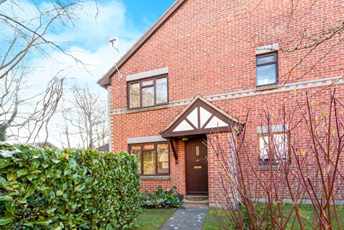 1 Bedroom Maisonette To Rent In Dorchester Court, Oriental Road, GU22