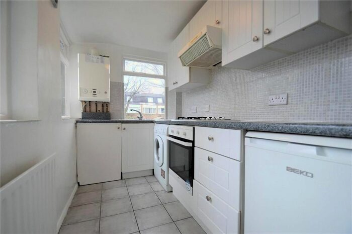 1 Bedroom Flat To Rent In A Beulah Hill, Upper Norwood, London, SE19