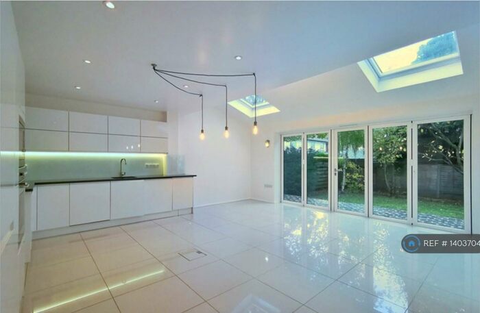 4 Bedroom Detached House To Rent In Rouse Gardens, London, SE21