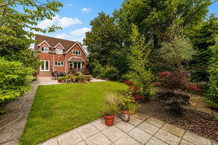 4 Bedroom Detached House For Sale In Ferry Avenue, Staines-Upon-Thames, TW18
