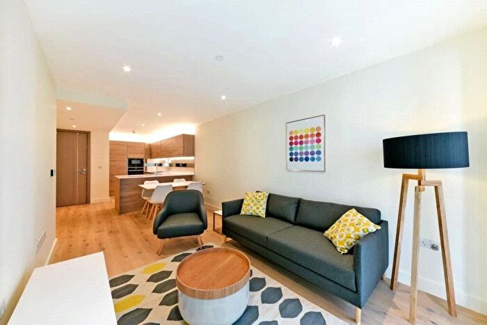 2 Bedroom Flat To Rent In Duke Of Wellington Avenue, Deveraux House, Royal Arsenal, SE18