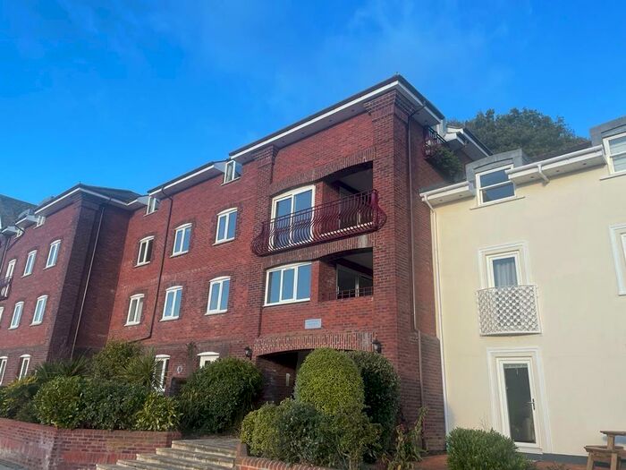 3 Bedroom Flat To Rent In Clipper Quay, Exeter, EX2