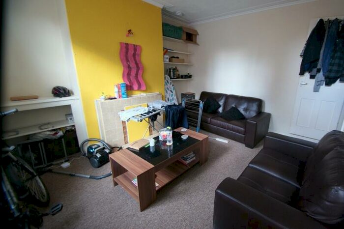 2 Bedroom Terraced House To Rent In Harold Avenue, Hyde Park, Leeds, LS6