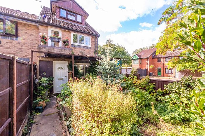 1 Bedroom End Of Terrace House To Rent In Weavers Close, Isleworth, TW7