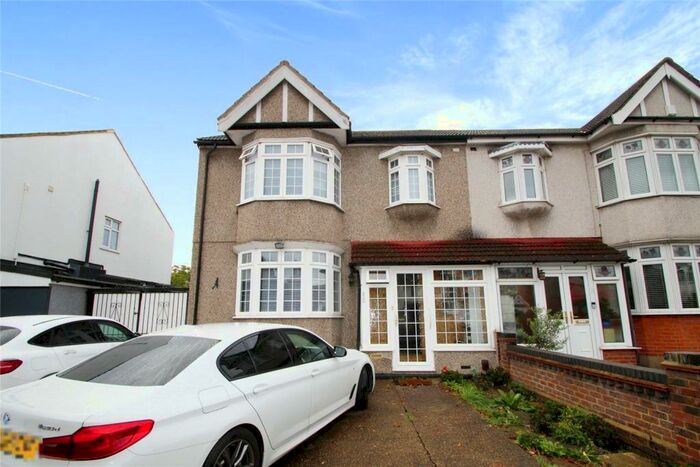 4 Bedroom Semi-Detached House To Rent In Balgores Lane, Romford, RM2