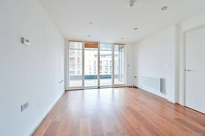 1 Bedroom Flat To Rent In Boundary Lane, Elephant And Castle, London, SE17