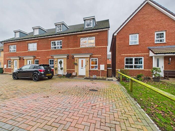 4 Bedroom End Of Terrace House For Sale In Spindle Garth, Beverley, HU17