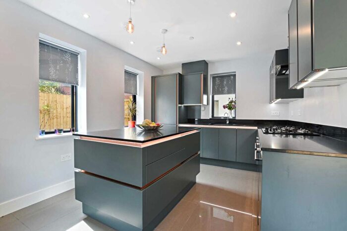 2 Bedroom Detached House To Rent In Sabir Court, Crescent Road, Temple Cowley, OX4