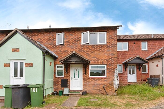 1 Bedroom Maisonette For Sale In Beecham Berry, Basingstoke, Hampshire, RG22