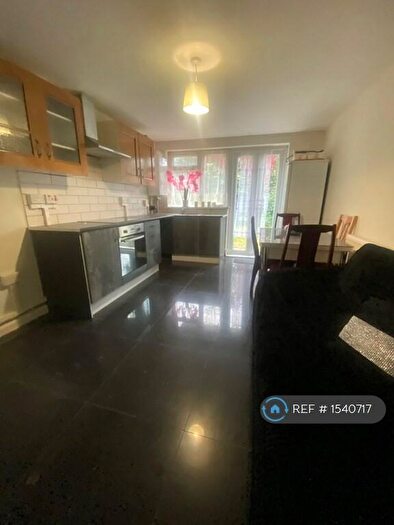 2 Bedroom Flat To Rent In Commerce Road, London, N22