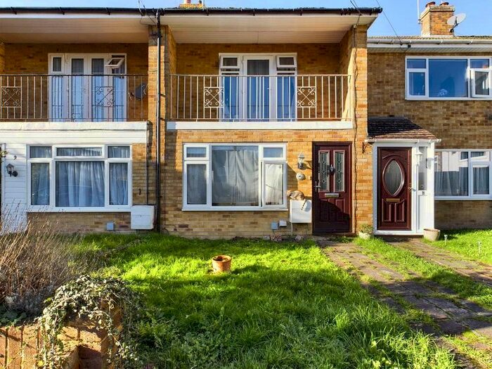 3 Bedroom Terraced House To Rent In Anthony Close, Dunton Green, Sevenoaks, Kent, TN13