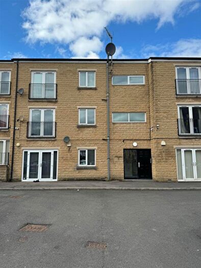 2 Bedroom Apartment To Rent In Regency Gardens Mount Terrace, Halifax, HX2