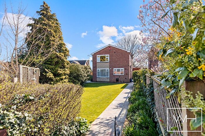 3 Bedroom Detached House For Sale In Roehampton Rise, Cusworth, DN5