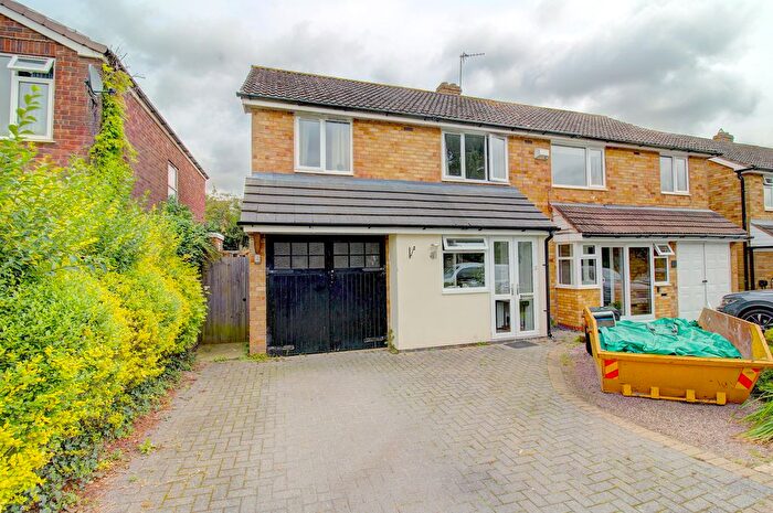 3 Bedroom Semi-Detached House For Sale In Garrick Road, Lichfield, WS13