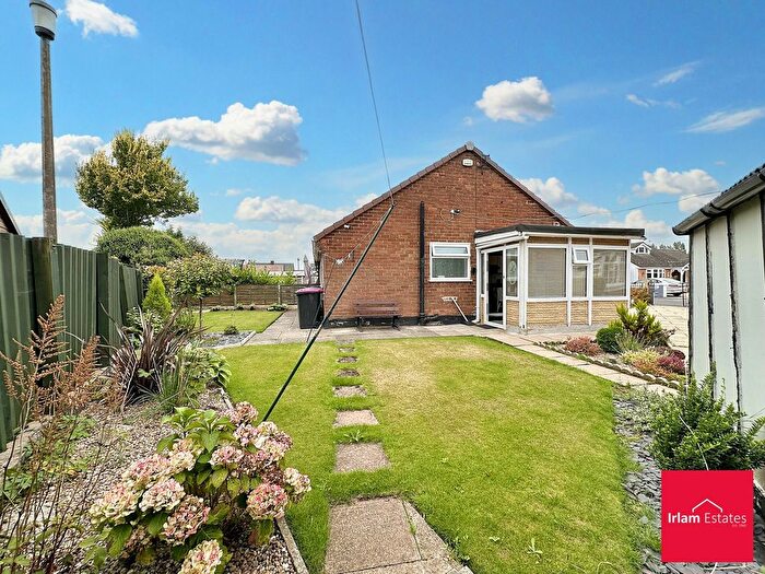 2 Bedroom Bungalow For Sale In Helston Close, Irlam, M44