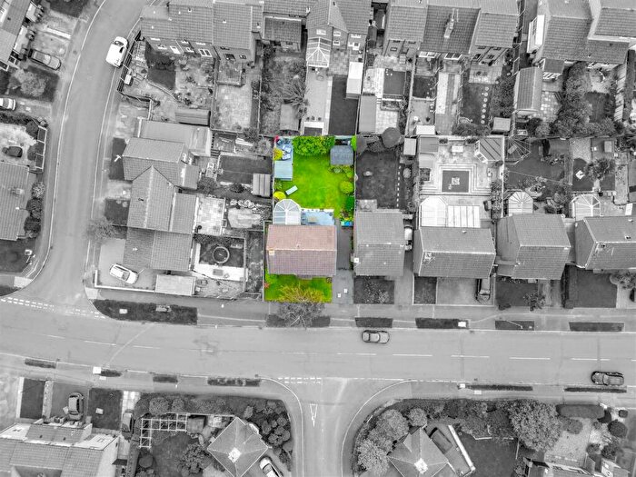 4 Bedroom Detached House For Sale In Somersby Avenue, Walton, Chesterfield, S42