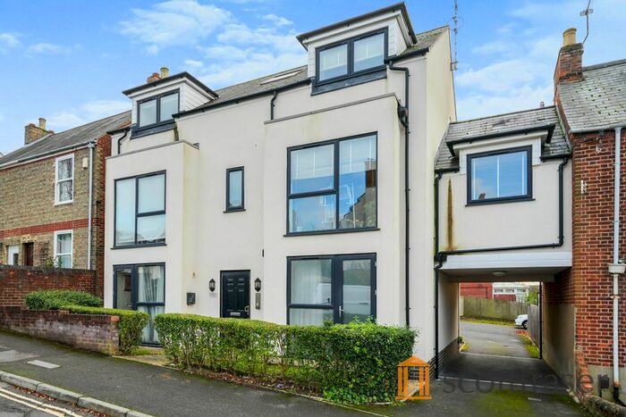 1 Bedroom Flat To Rent In Crescent Road, Temple Cowley, OX4