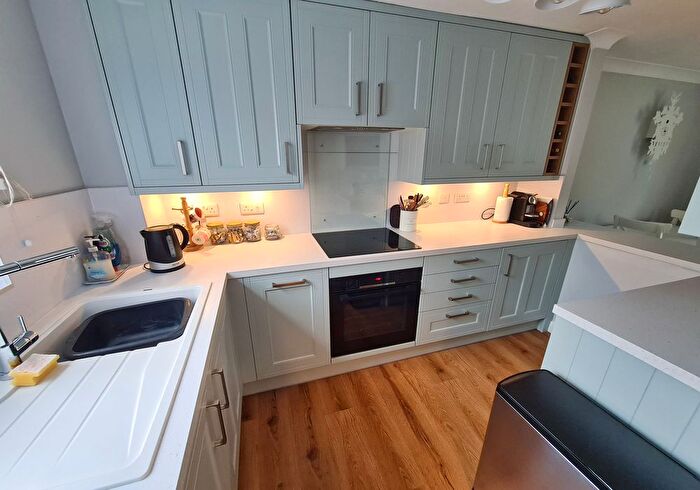 2 Bedroom End Of Terrace House For Sale In Denbigh Close, Southampton, SO40