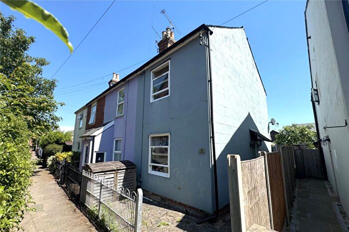 2 Bedroom End Of Terrace House For Sale In Church Path, Farnborough, Hampshire, GU14