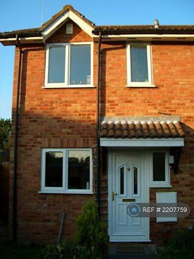 2 Bedroom Terraced House To Rent In Penn Road, Slough, SL3