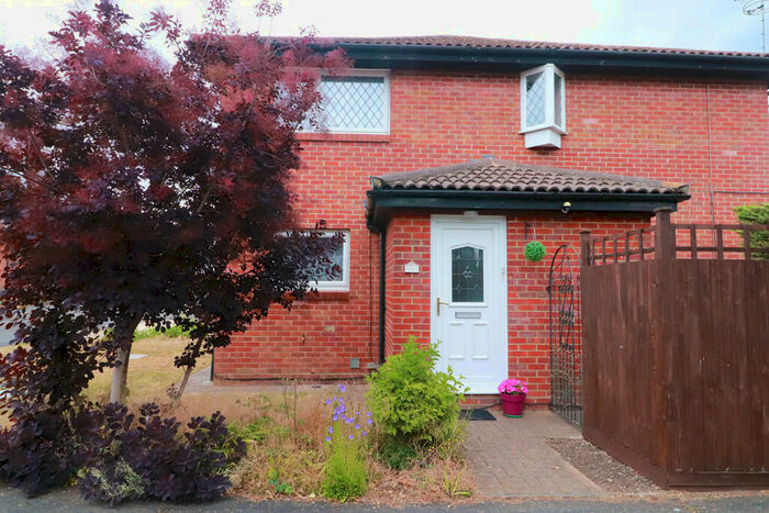 3 Bedroom Semi-Detached House To Rent In Bruntile Close, Farnborough, GU14